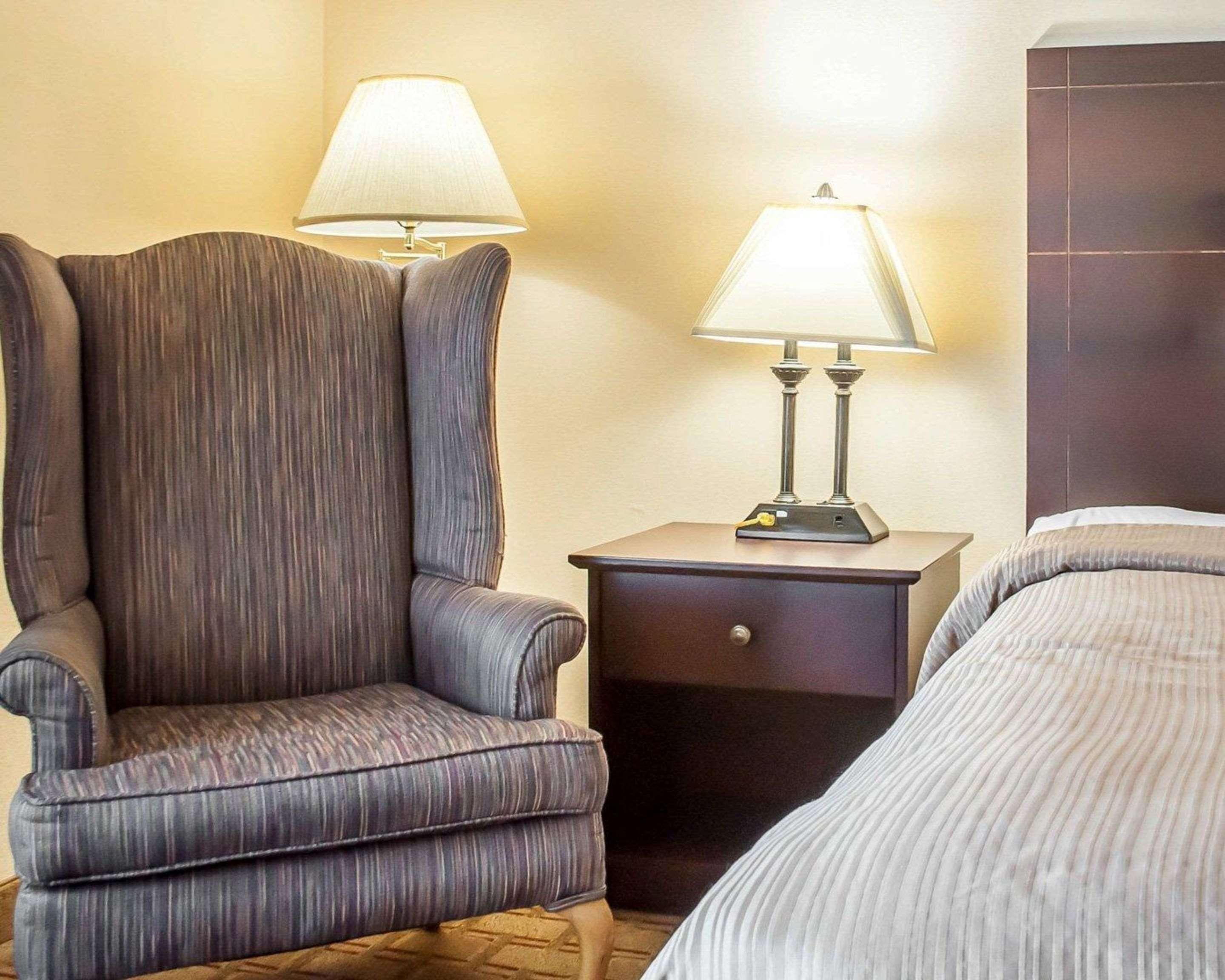 Quality Inn Buffalo Airport Cheektowaga Esterno foto
