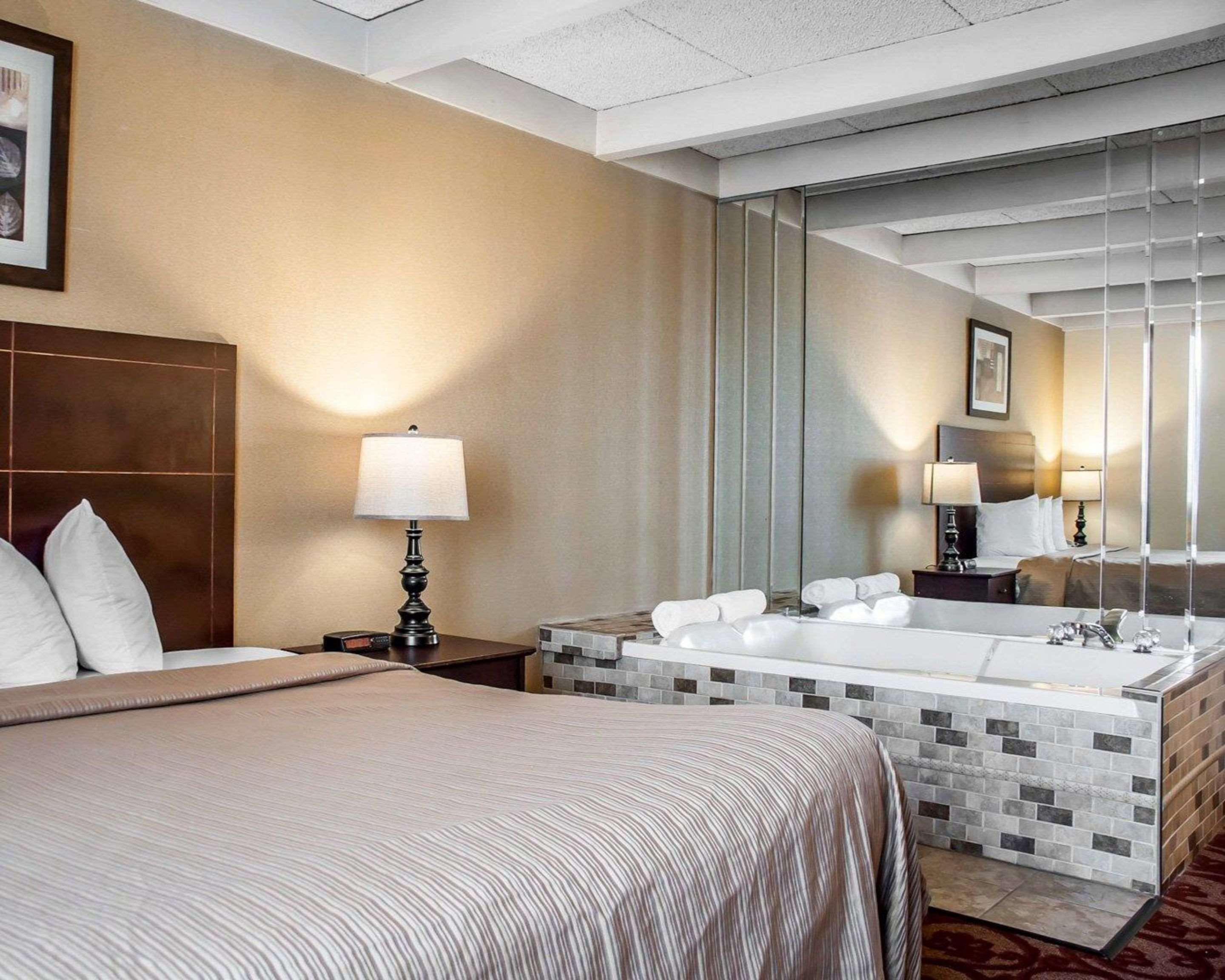 Quality Inn Buffalo Airport Cheektowaga Esterno foto