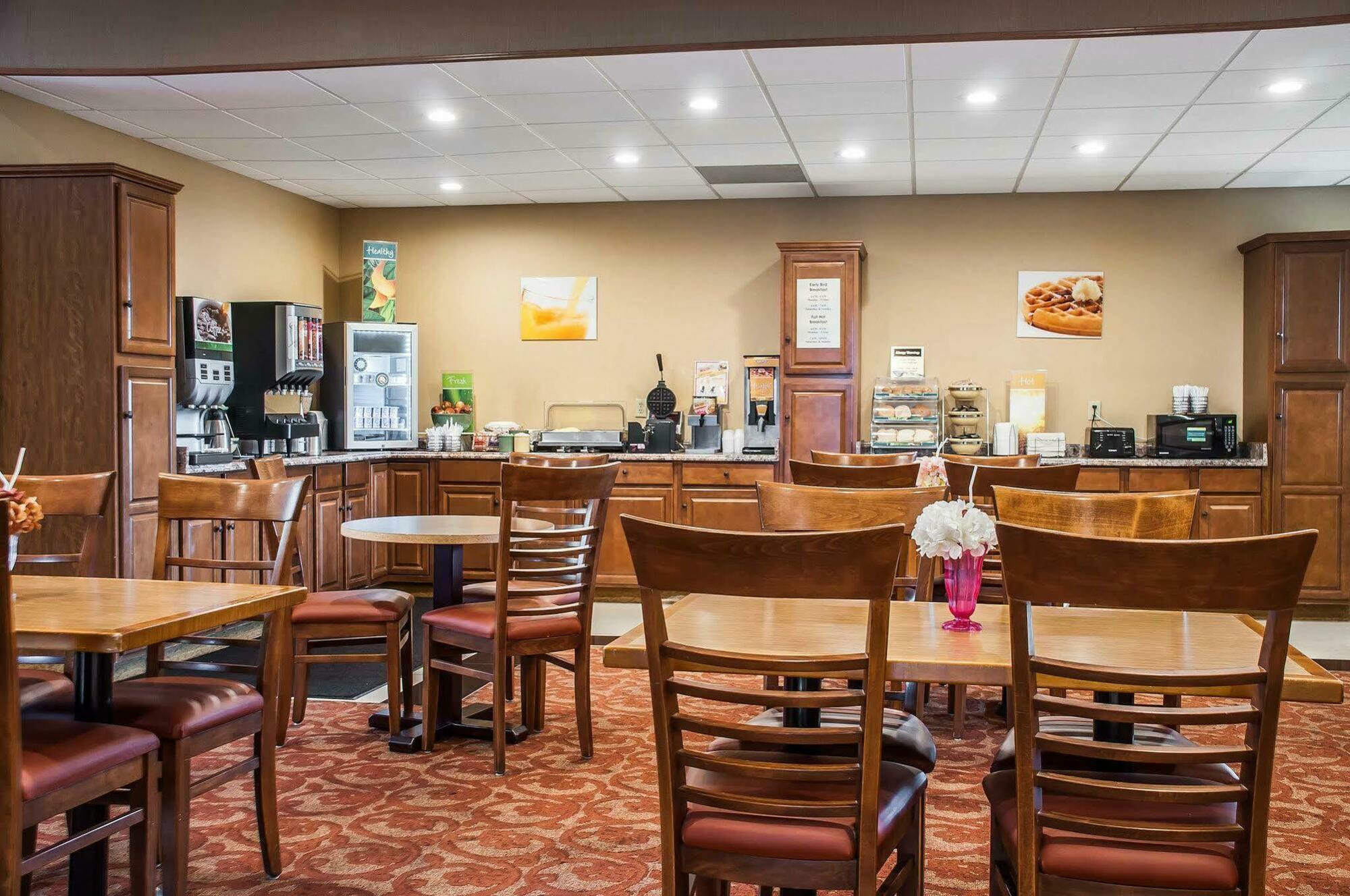 Quality Inn Buffalo Airport Cheektowaga Esterno foto